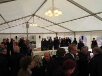 Im Zelt für den Empfang