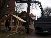 Aufstellen einer überdachten Bank am Bürgerhaus