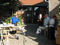 Taubenflug eröffnet das Fest