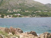 Blick von der anderen Seite der Bucht zum Hotel