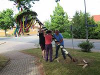 Abschmücken des Maibaums